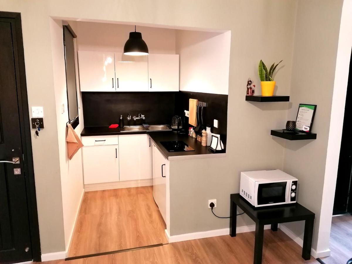 Margarita Gardens - Self Service Apartments 파포스 외부 사진