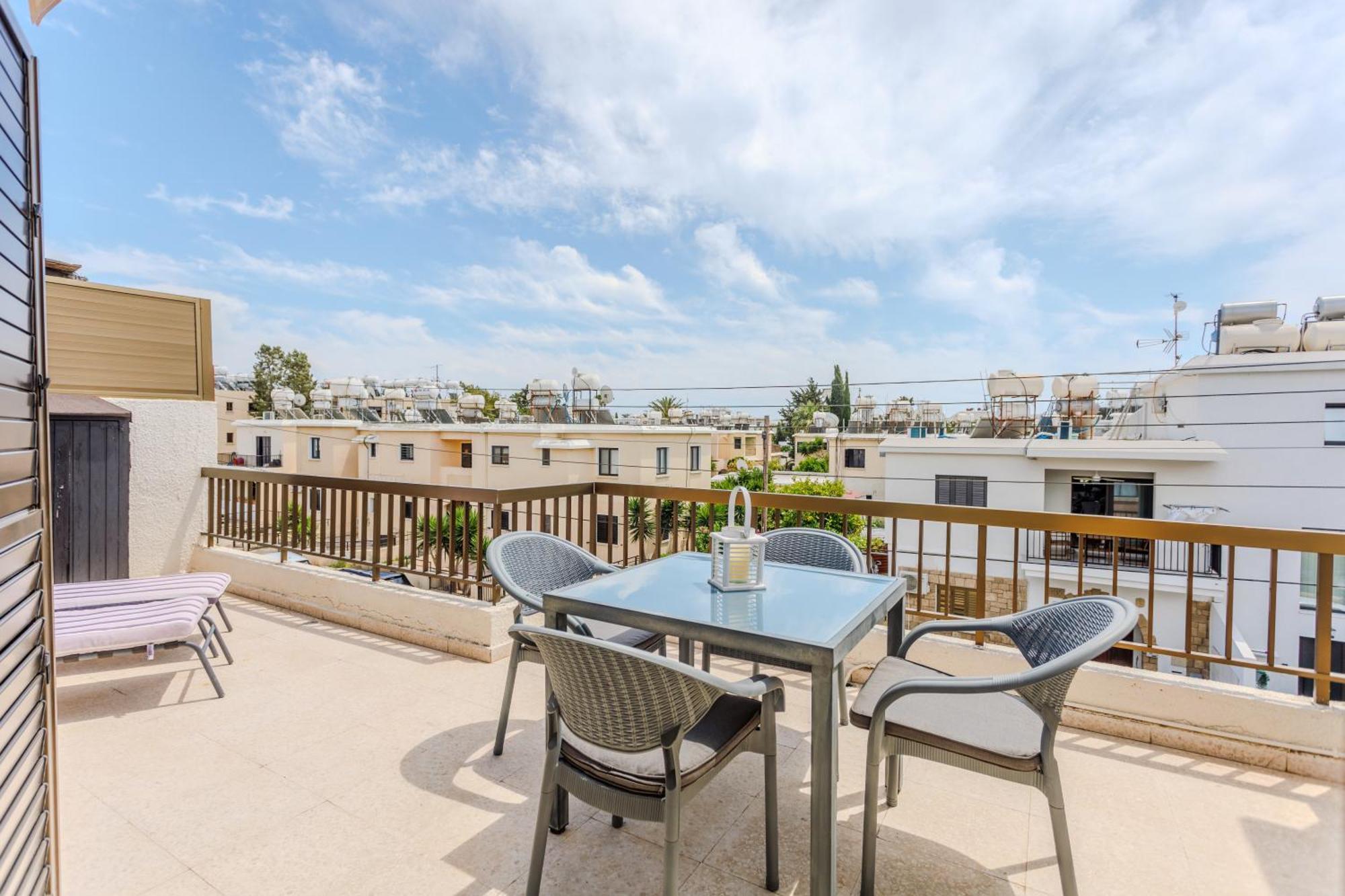 Margarita Gardens - Self Service Apartments 파포스 외부 사진
