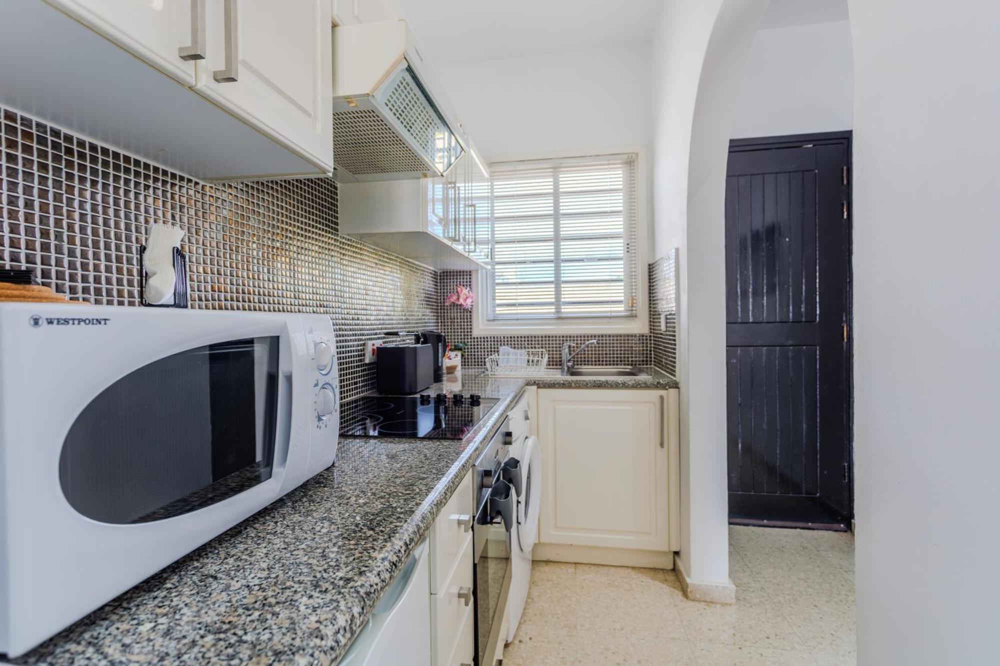 Margarita Gardens - Self Service Apartments 파포스 외부 사진