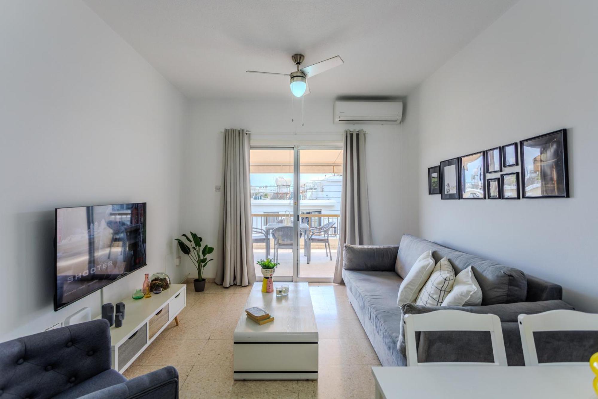 Margarita Gardens - Self Service Apartments 파포스 외부 사진
